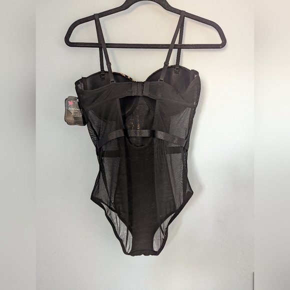 Secret lace Body Suit - Picture 5 of 10